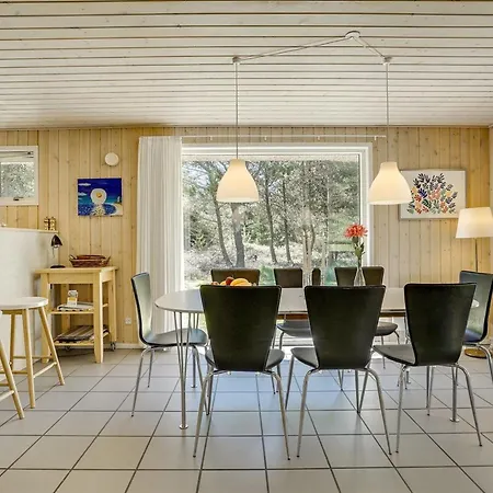 Dix - 900m From The Sea By Interhome *