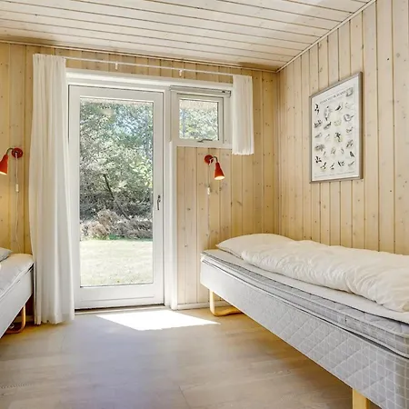 Dix - 900m From The Sea By Interhome *