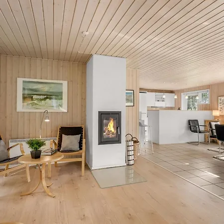 Dix - 900m From The Sea By Interhome Blavand